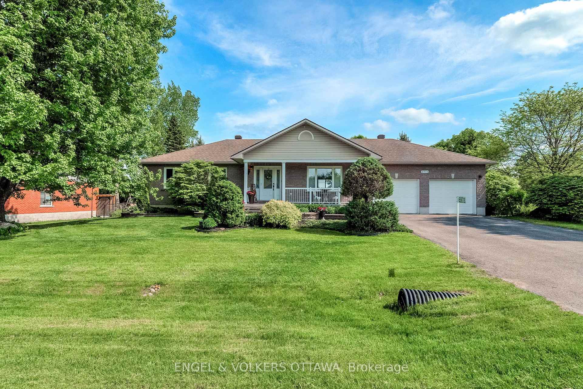 Photo 1 of 6978 Aldergrove Way, Ottawa, Greely — HOMEH