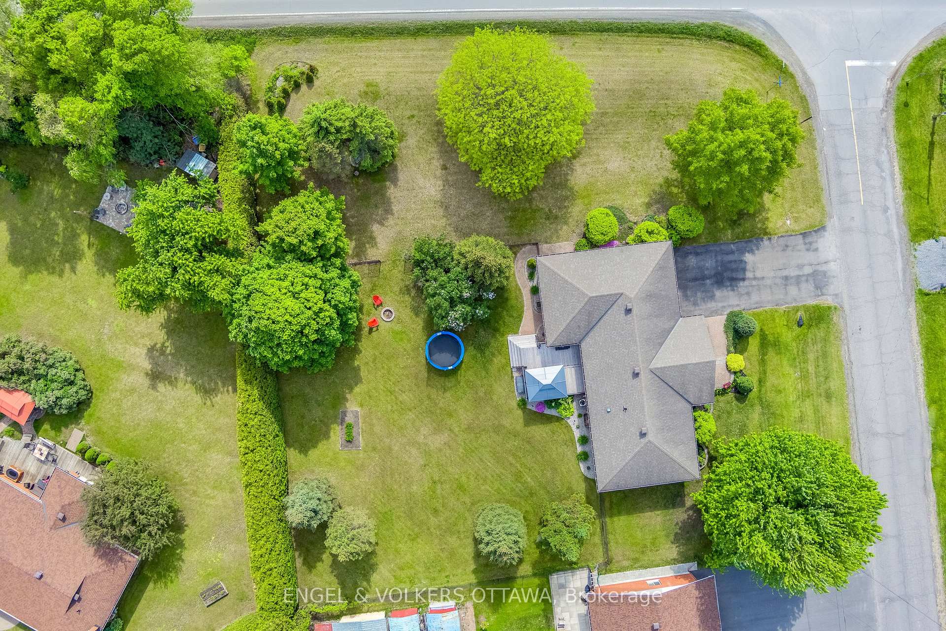 Photo 4 of 6978 Aldergrove Way, Ottawa, Greely — HOMEH
