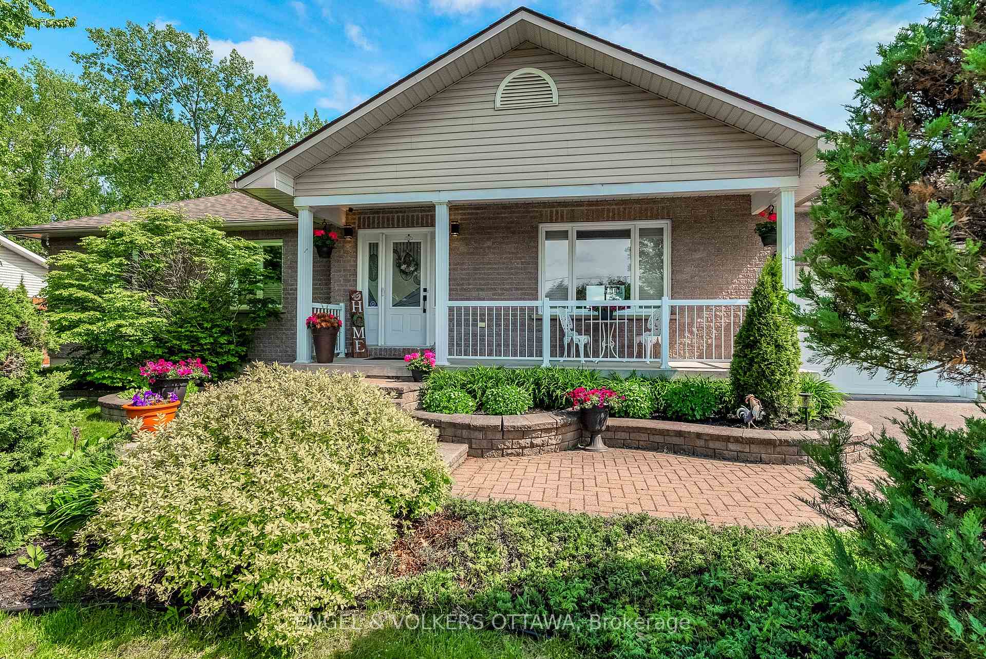 Photo 5 of 6978 Aldergrove Way, Ottawa, Greely — HOMEH