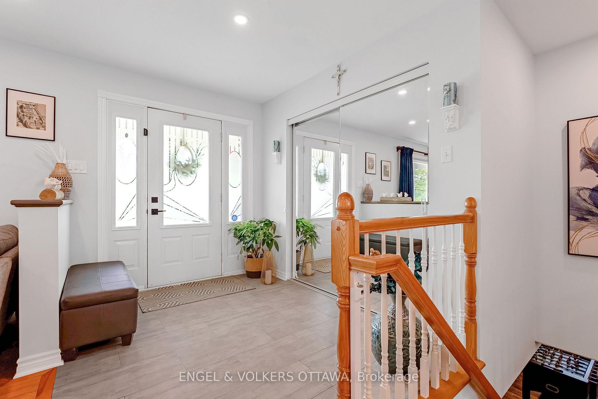 Photo 6 of 6978 Aldergrove Way, Ottawa, Greely — HOMEH
