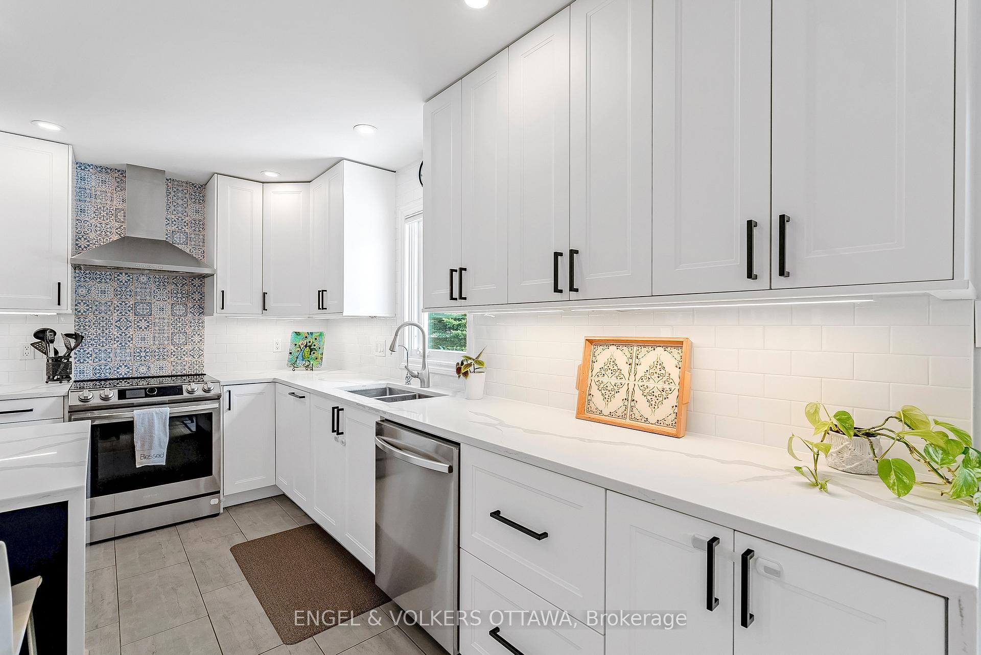 Photo 14 of 6978 Aldergrove Way, Ottawa, Greely — HOMEH
