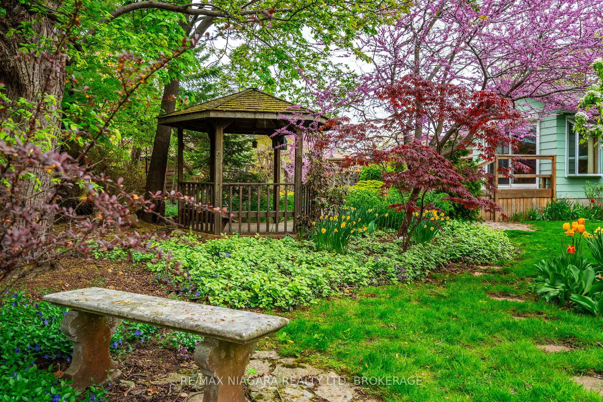 Photo 3 of 5 Almond Gardens, Grimsby, Grimsby Beach — HOMEH