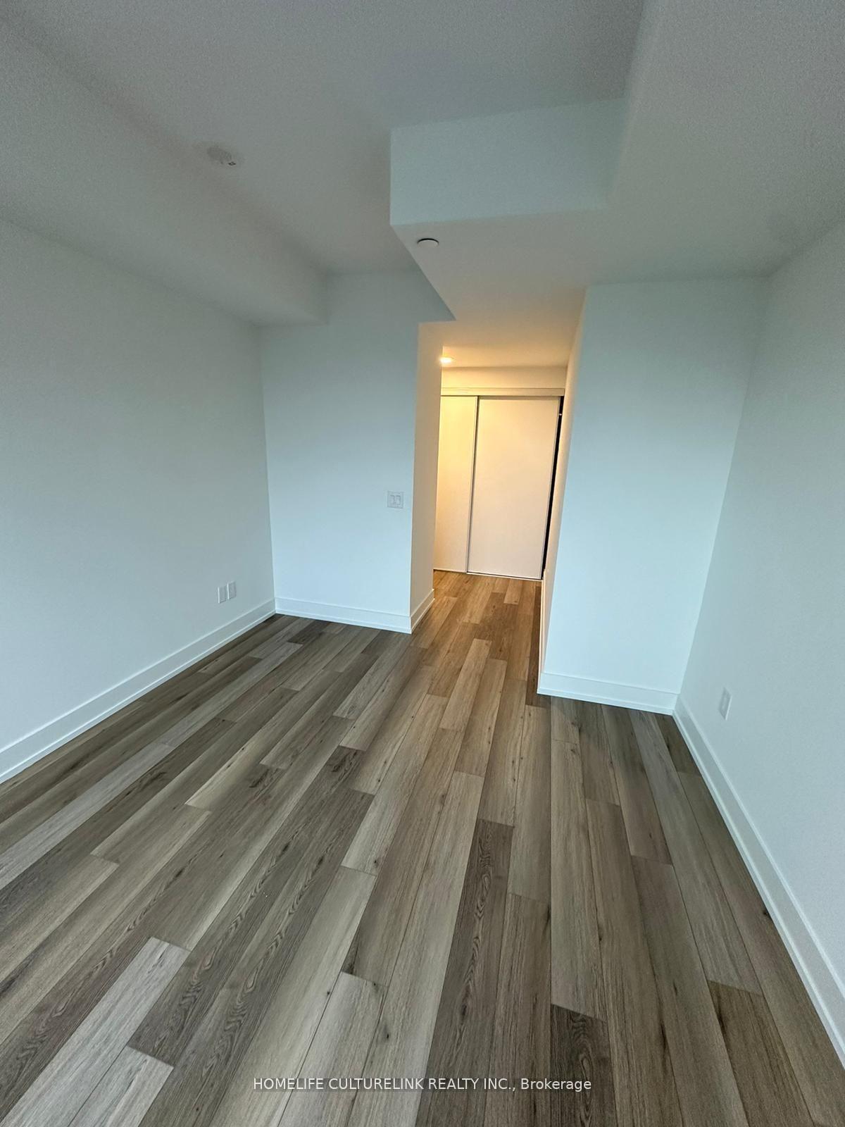 Photo 7 of Unit 620, 8 Cedarland Drive, Markham, Unionville — HOMEH