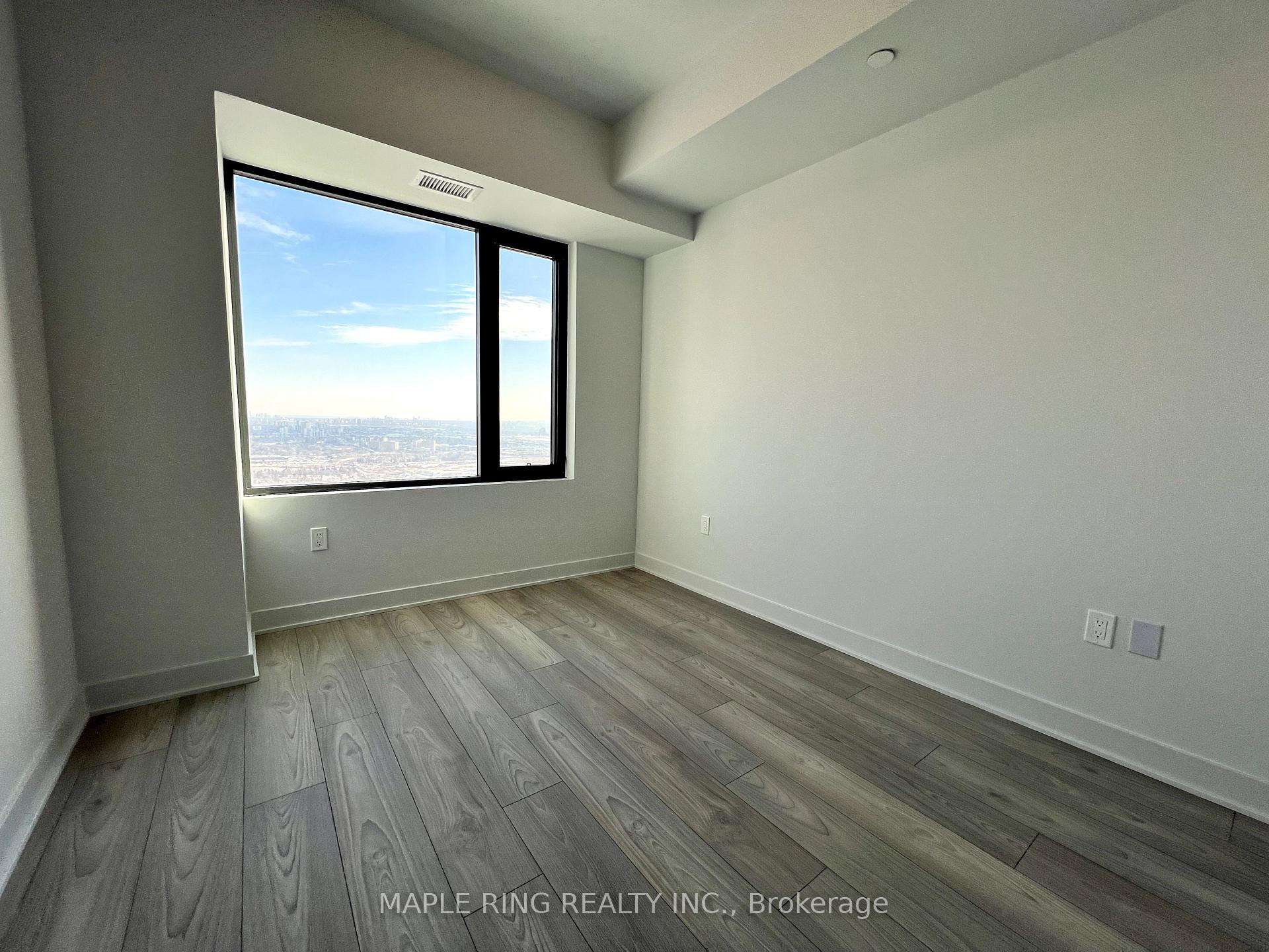 Photo 3 of Unit 4902, 2920 Highway 7 Road, Vaughan, Concord — HOMEH