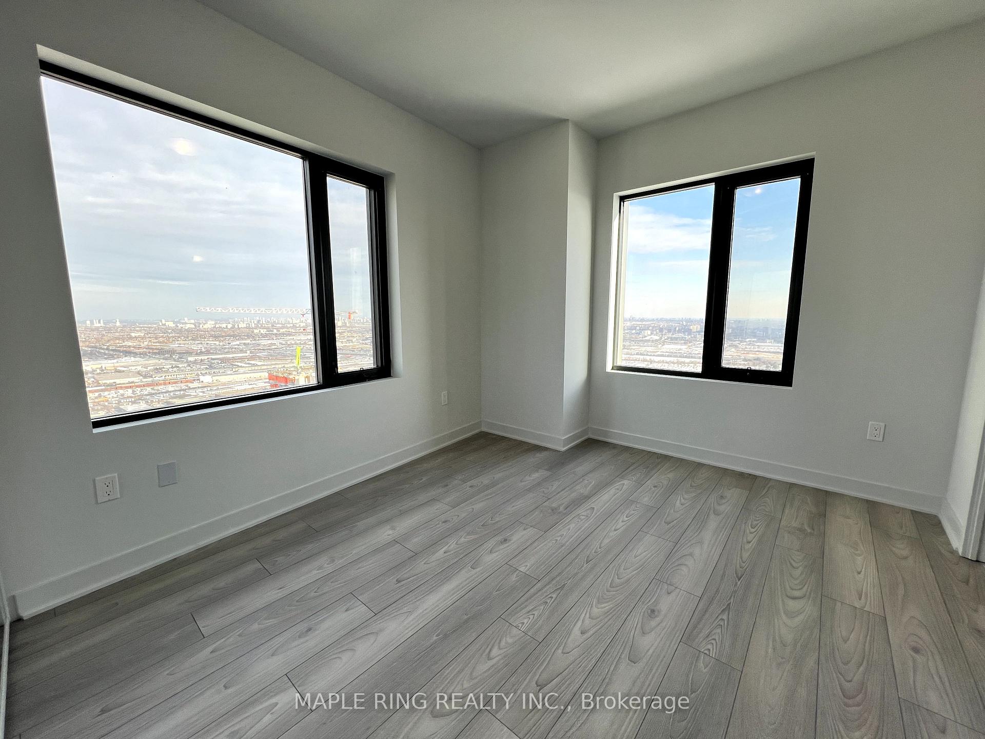 Photo 2 of Unit 4902, 2920 Highway 7 Road, Vaughan, Concord — HOMEH