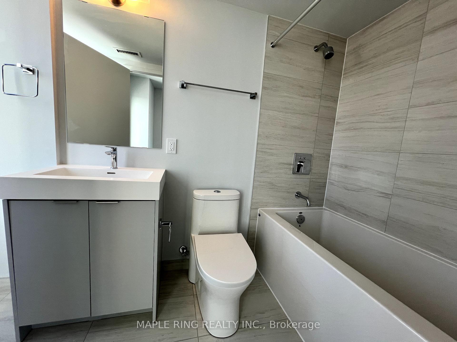 Photo 4 of Unit 4902, 2920 Highway 7 Road, Vaughan, Concord — HOMEH
