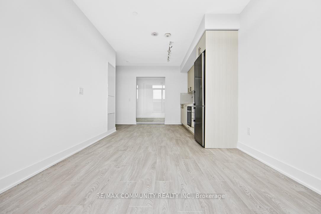 Photo 6 of Unit 302, 2545 Simcoe Street N, Oshawa, Windfields — HOMEH