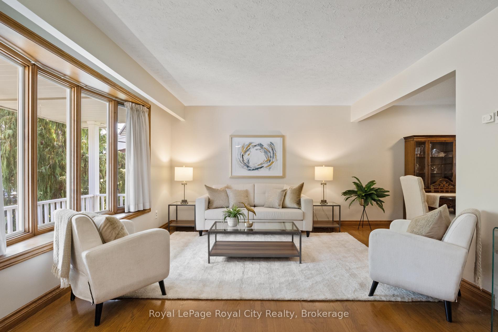 Photo 7 of 10 Eton Place, Guelph, Riverside Park — HOMEH