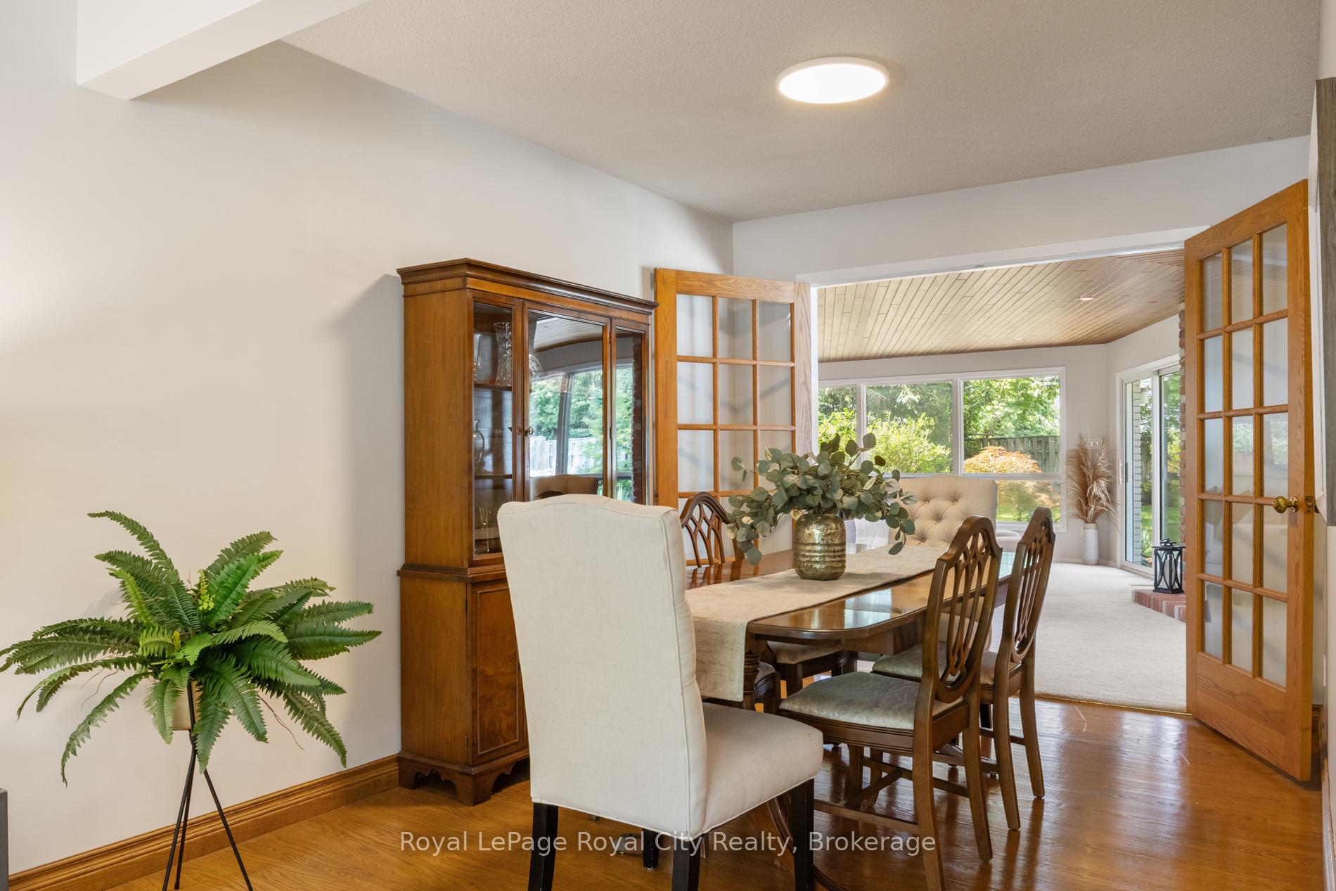 Photo 10 of 10 Eton Place, Guelph, Riverside Park — HOMEH