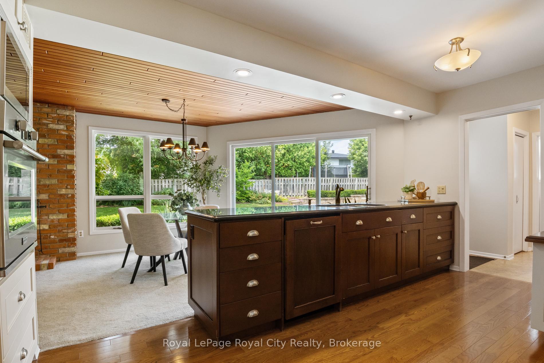 Photo 14 of 10 Eton Place, Guelph, Riverside Park — HOMEH