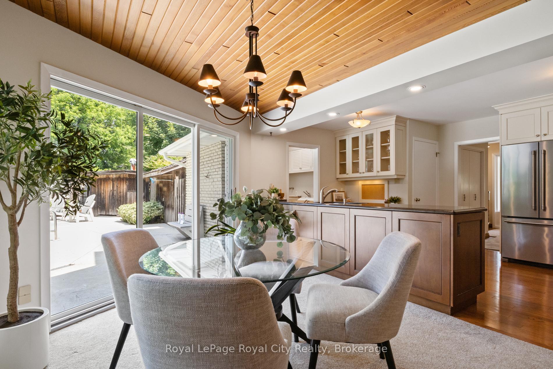 Photo 15 of 10 Eton Place, Guelph, Riverside Park — HOMEH