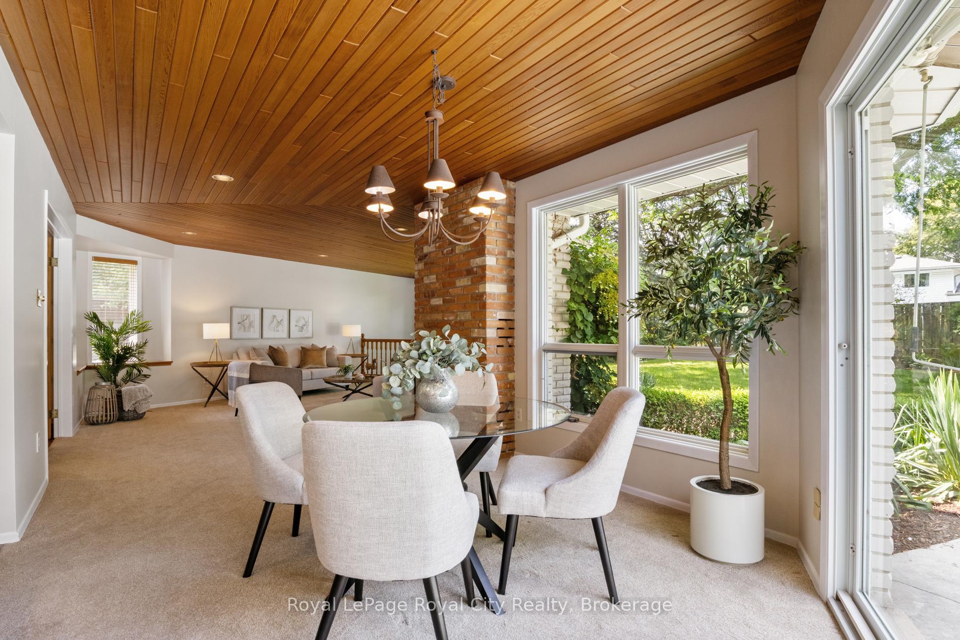 Photo 16 of 10 Eton Place, Guelph, Riverside Park — HOMEH