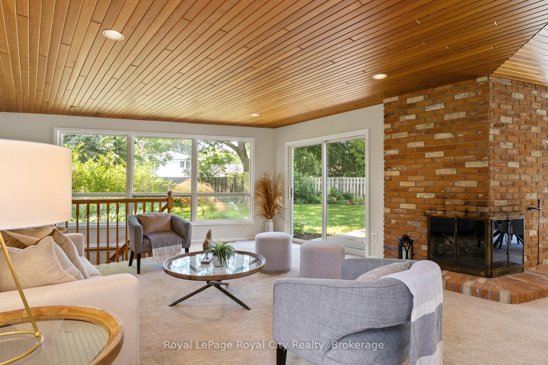Photo 19 of 10 Eton Place, Guelph, Riverside Park — HOMEH