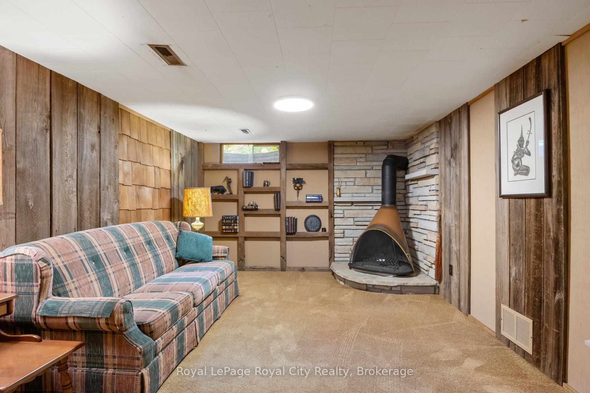 Photo 31 of 10 Eton Place, Guelph, Riverside Park — HOMEH