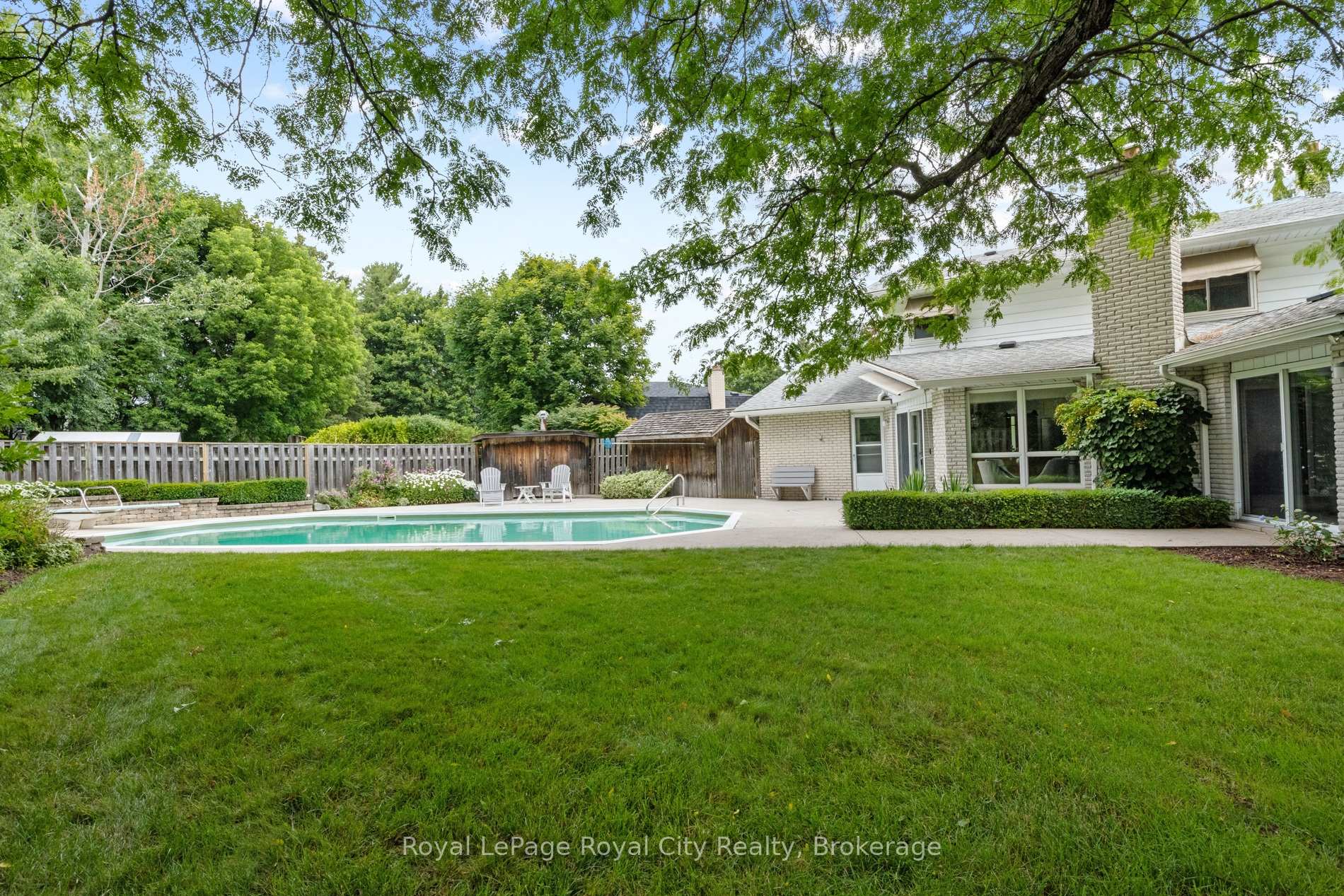 Photo 33 of 10 Eton Place, Guelph, Riverside Park — HOMEH