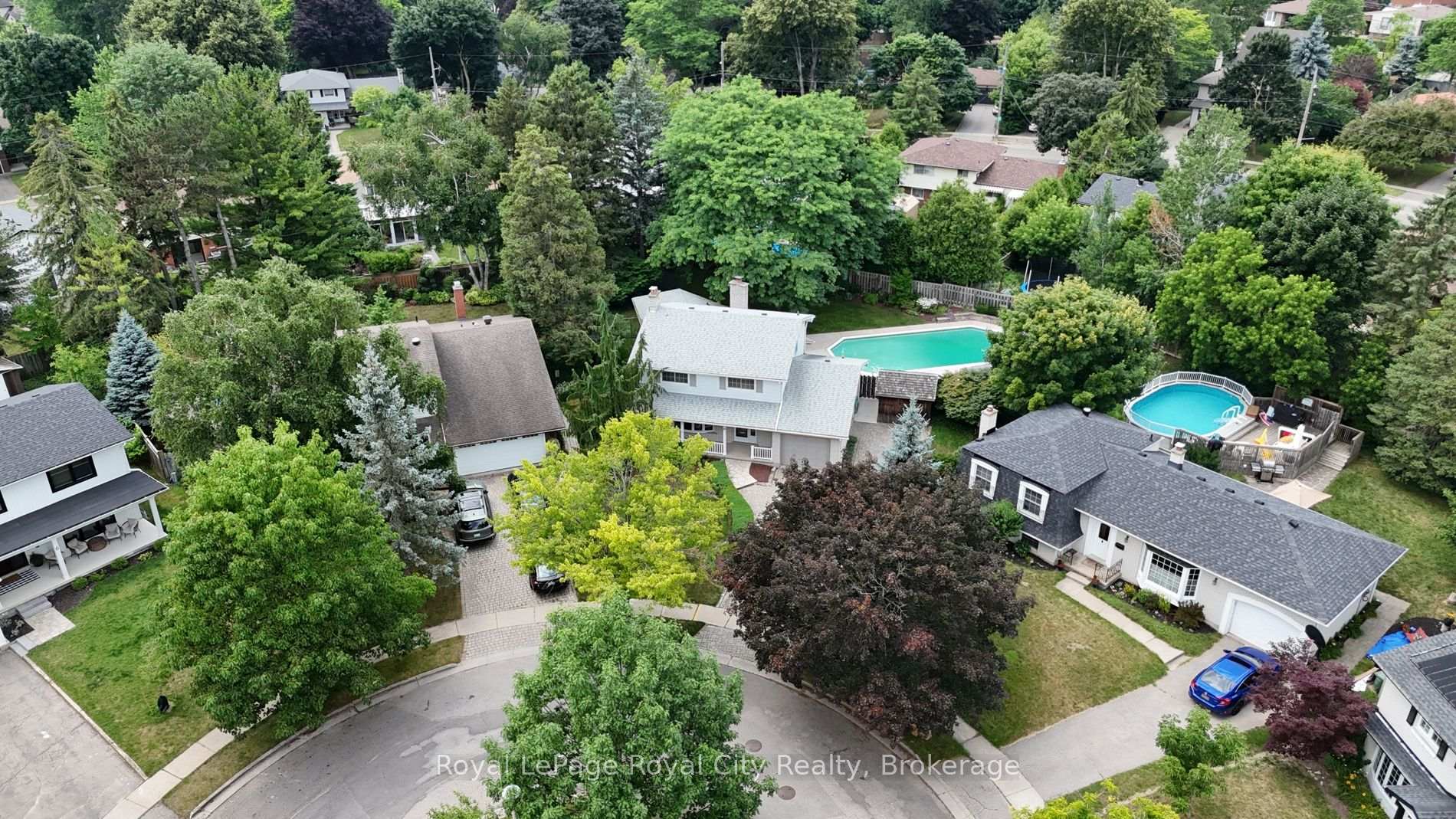 Photo 39 of 10 Eton Place, Guelph, Riverside Park — HOMEH