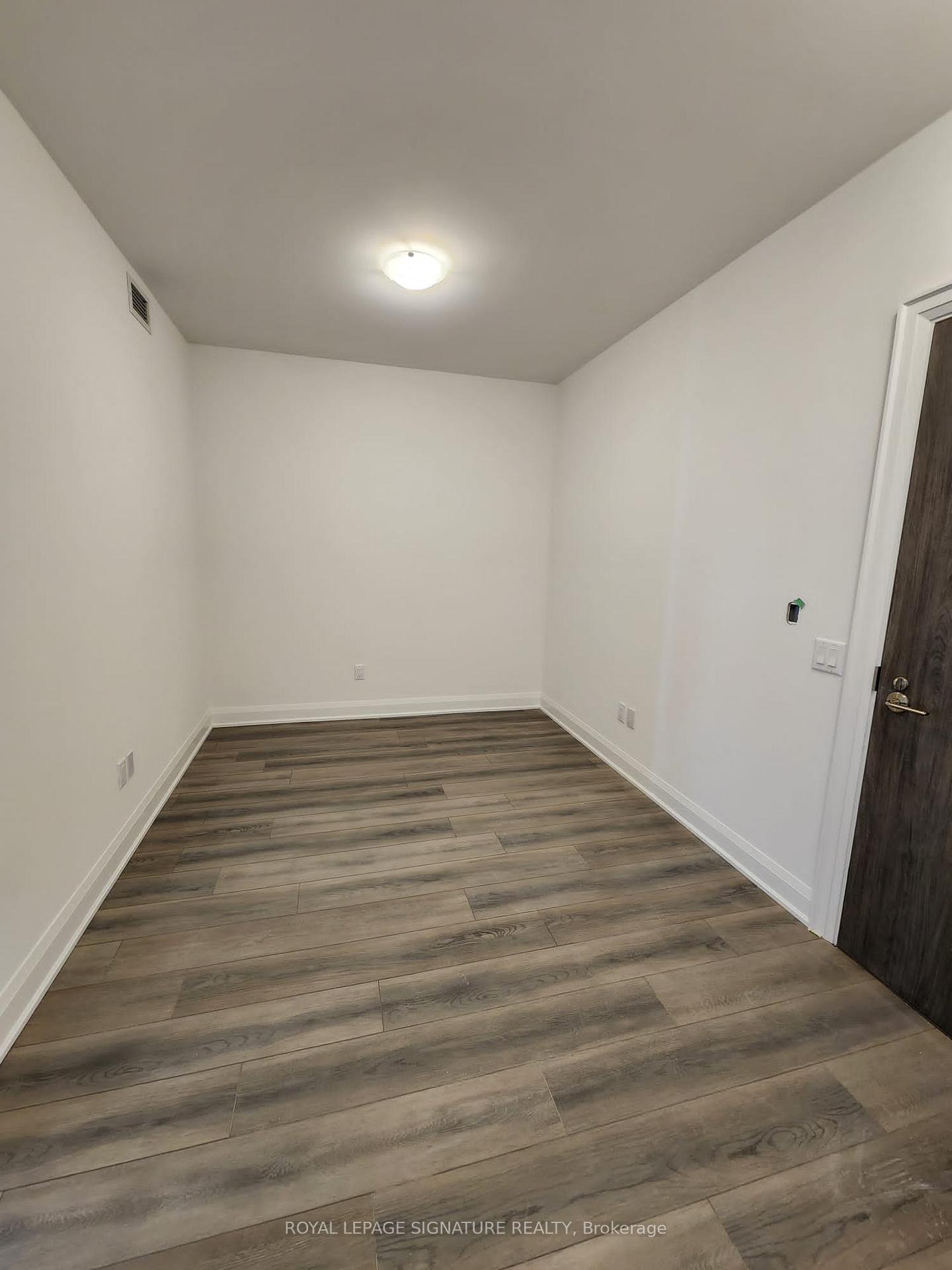 Photo 8 of Unit 1107, 10 Gatineau Drive, Vaughan, Beverley Glen — HOMEH