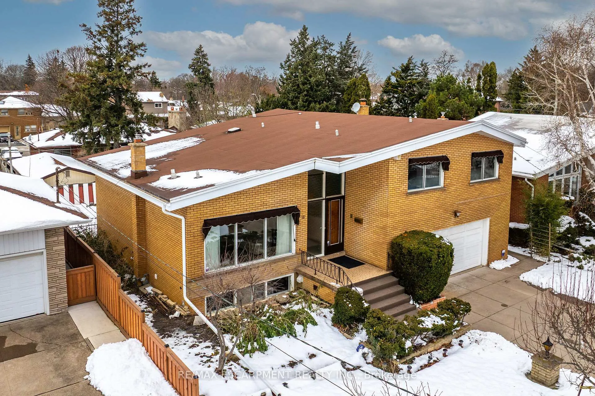 Photo 2 of 16 Southill Drive, Hamilton, Centremount — HOMEH