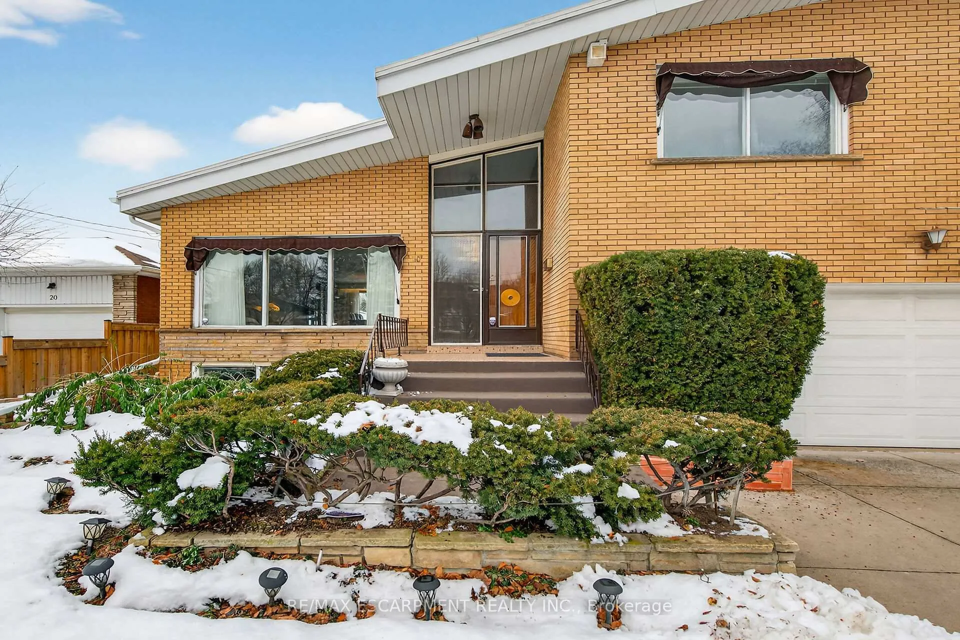 Photo 4 of 16 Southill Drive, Hamilton, Centremount — HOMEH
