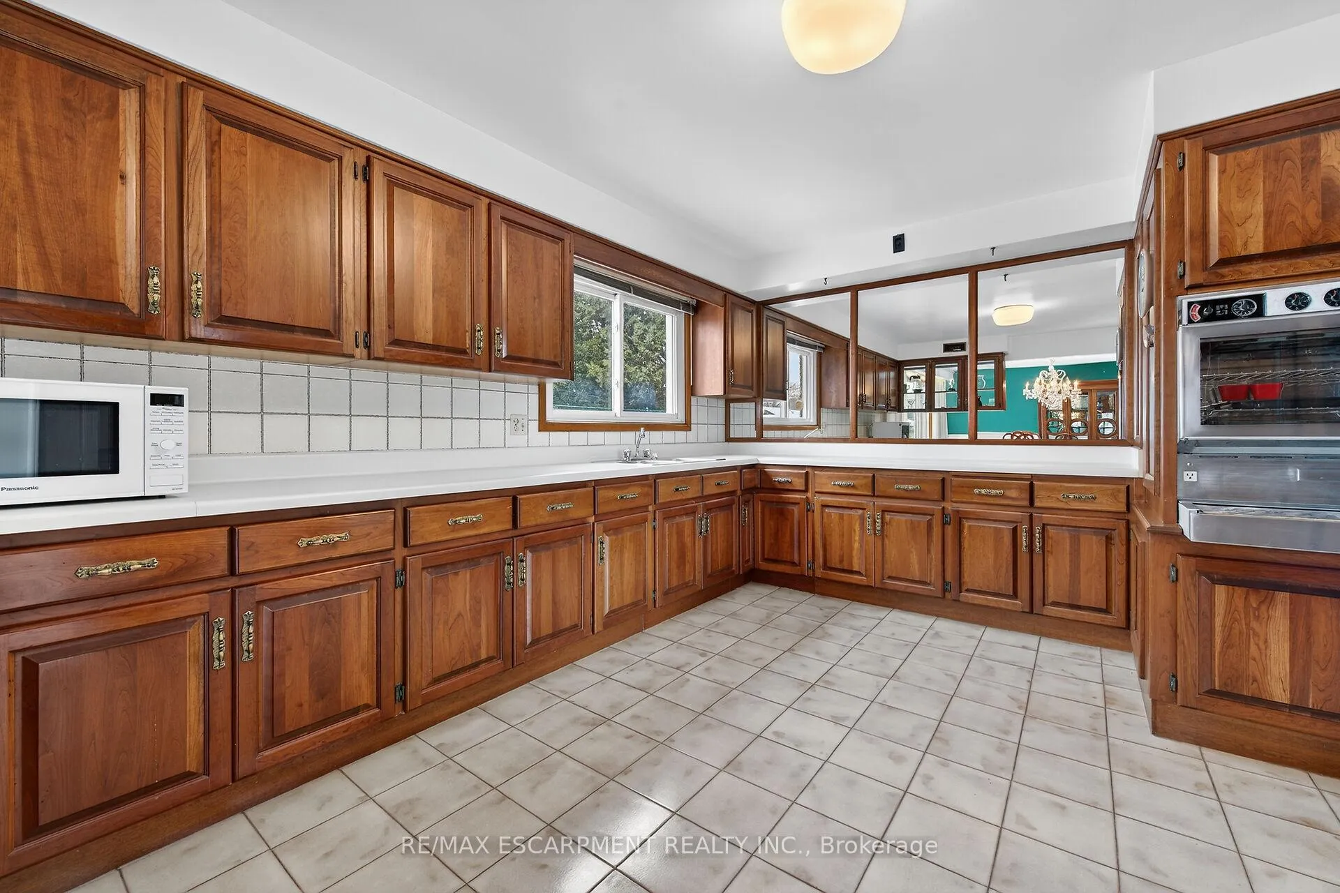 Photo 9 of 16 Southill Drive, Hamilton, Centremount — HOMEH