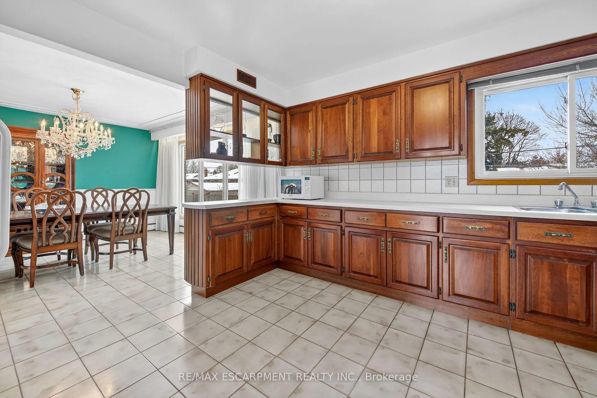 Photo 13 of 16 Southill Drive, Hamilton, Centremount — HOMEH