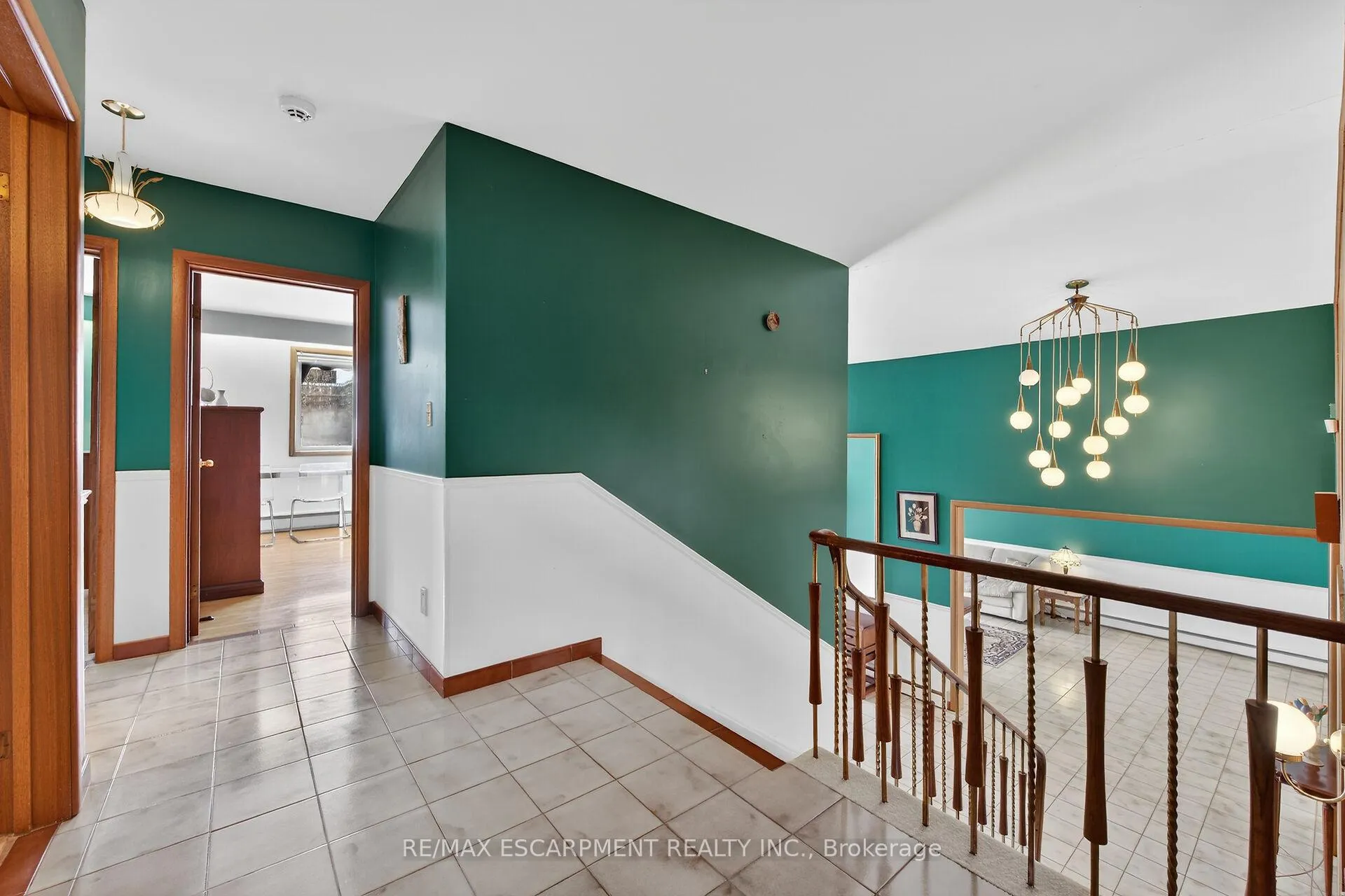 Photo 24 of 16 Southill Drive, Hamilton, Centremount — HOMEH