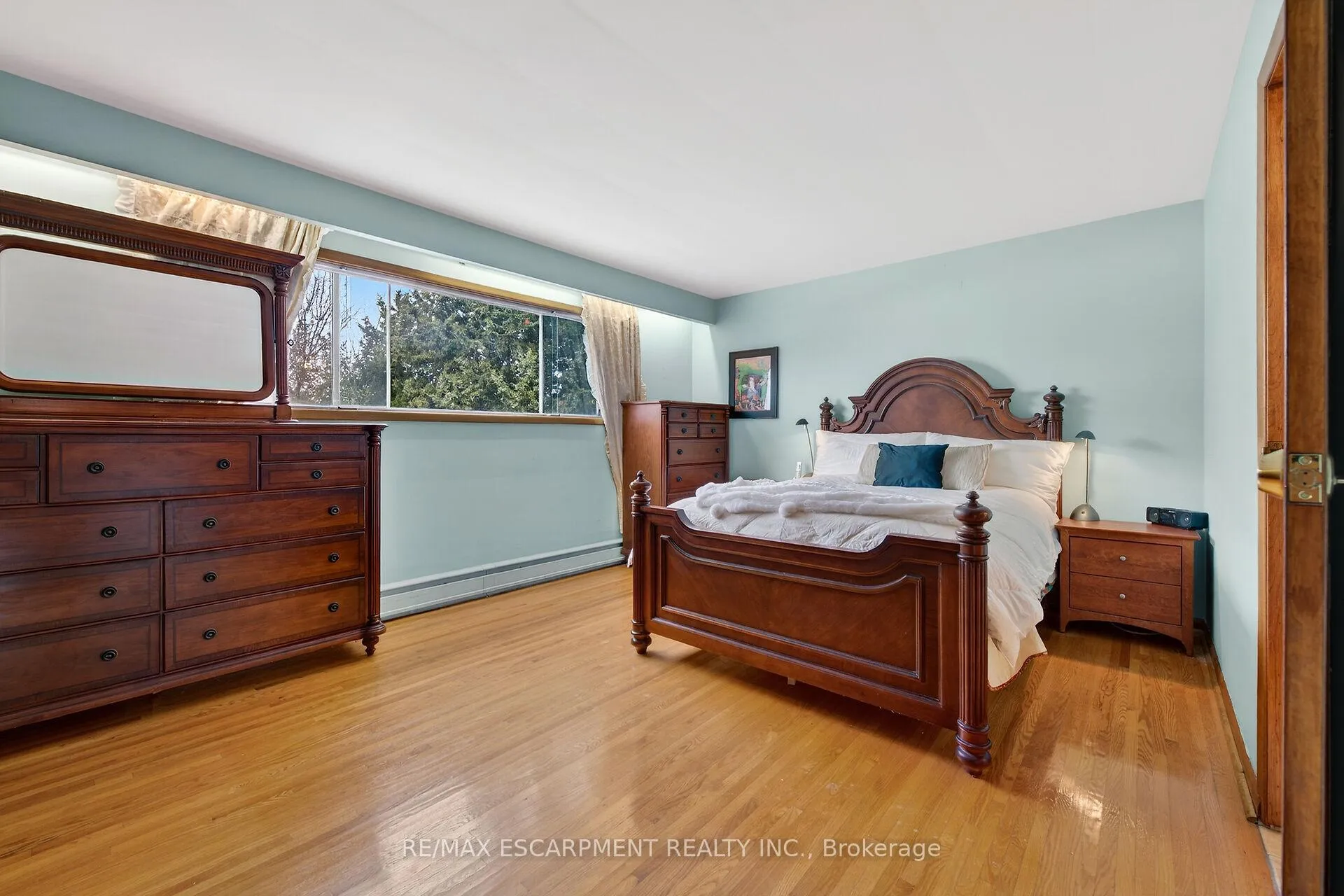 Photo 26 of 16 Southill Drive, Hamilton, Centremount — HOMEH