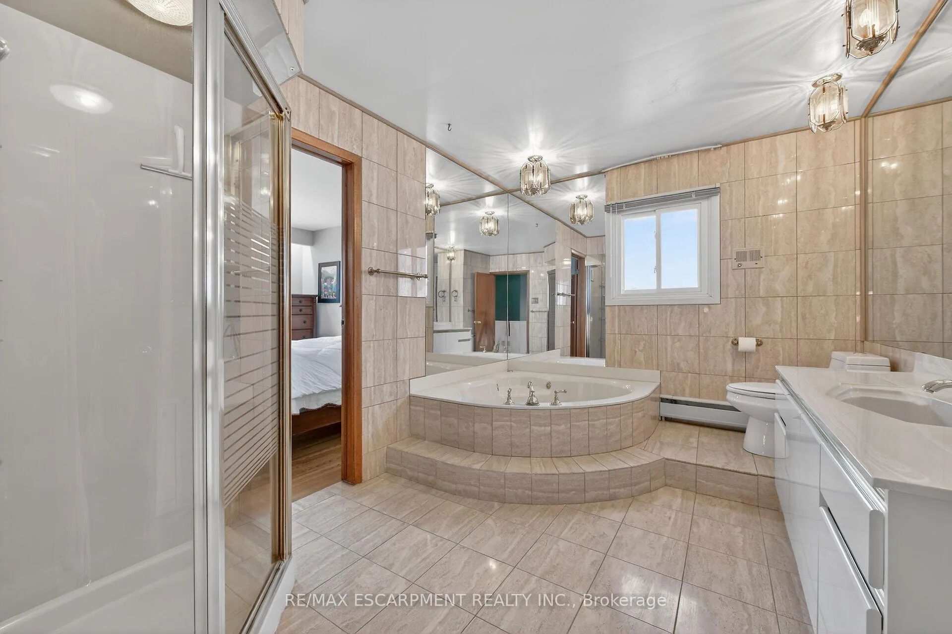 Photo 29 of 16 Southill Drive, Hamilton, Centremount — HOMEH