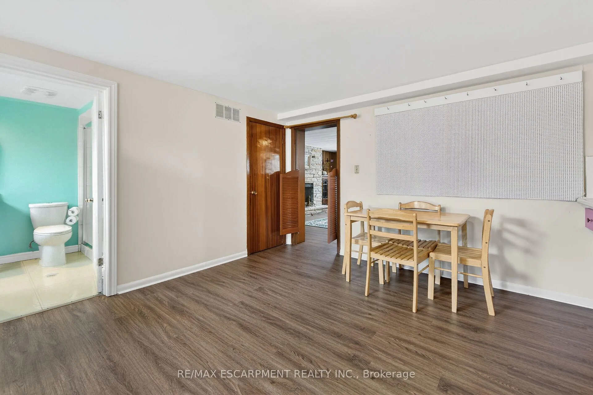 Photo 45 of 16 Southill Drive, Hamilton, Centremount — HOMEH
