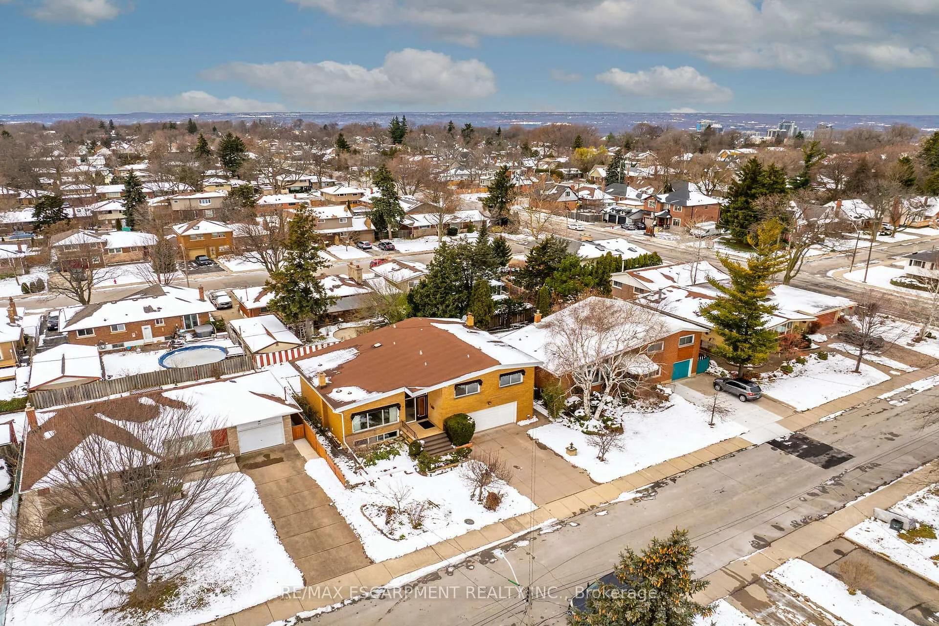 Photo 50 of 16 Southill Drive, Hamilton, Centremount — HOMEH