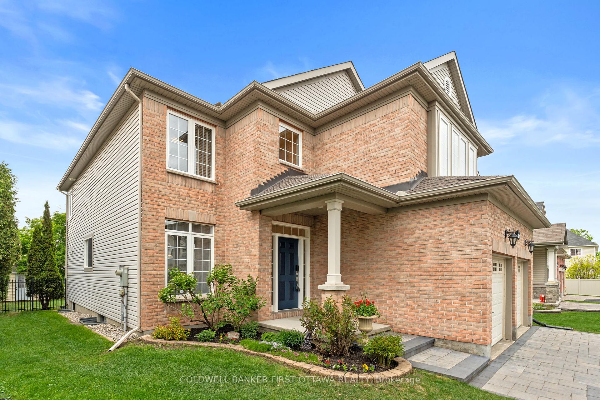 Photo 2 of 9 Calderwood Way, Ottawa, Barrhaven - Stonebridge — HOMEH