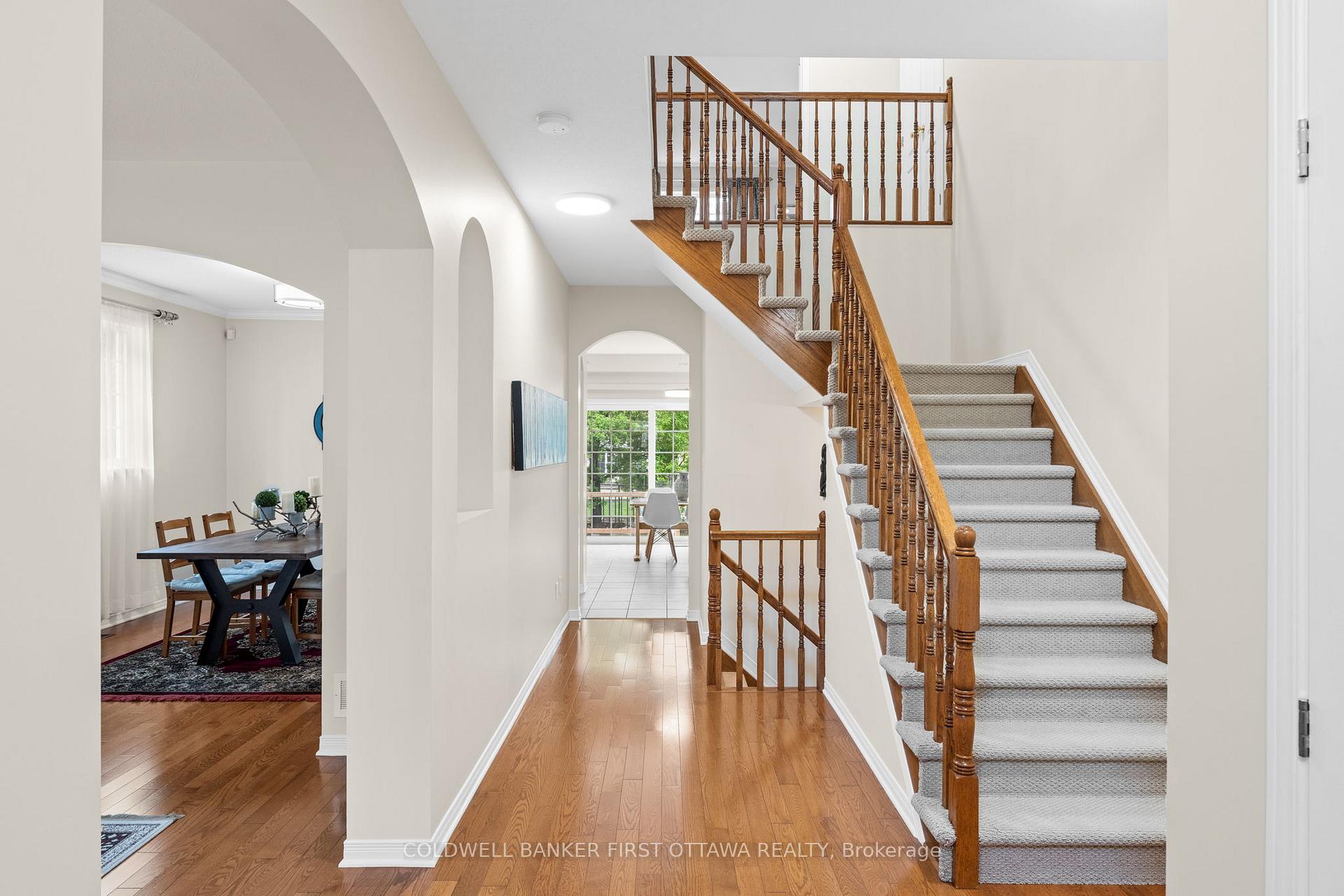 Photo 4 of 9 Calderwood Way, Ottawa, Barrhaven - Stonebridge — HOMEH