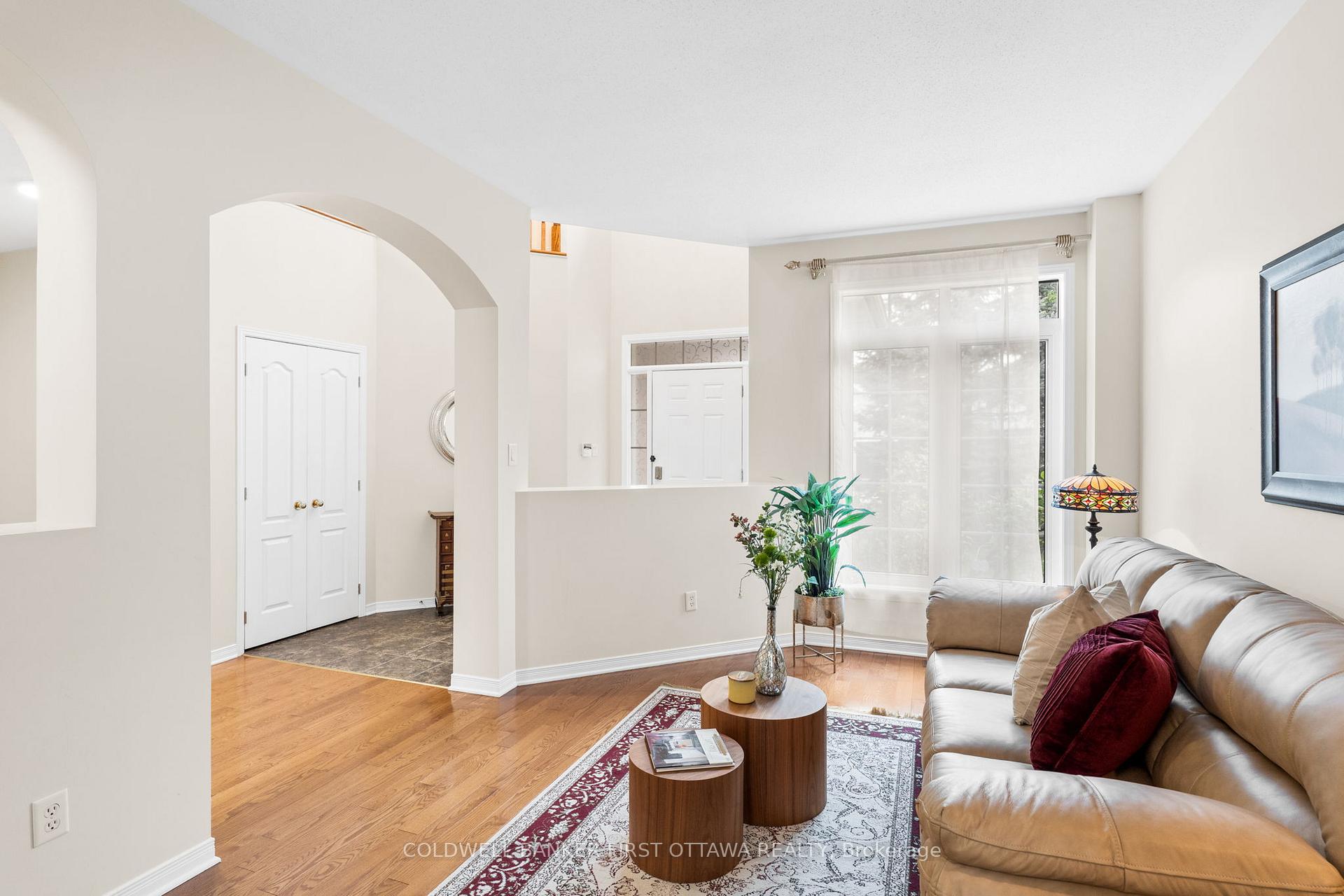 Photo 6 of 9 Calderwood Way, Ottawa, Barrhaven - Stonebridge — HOMEH