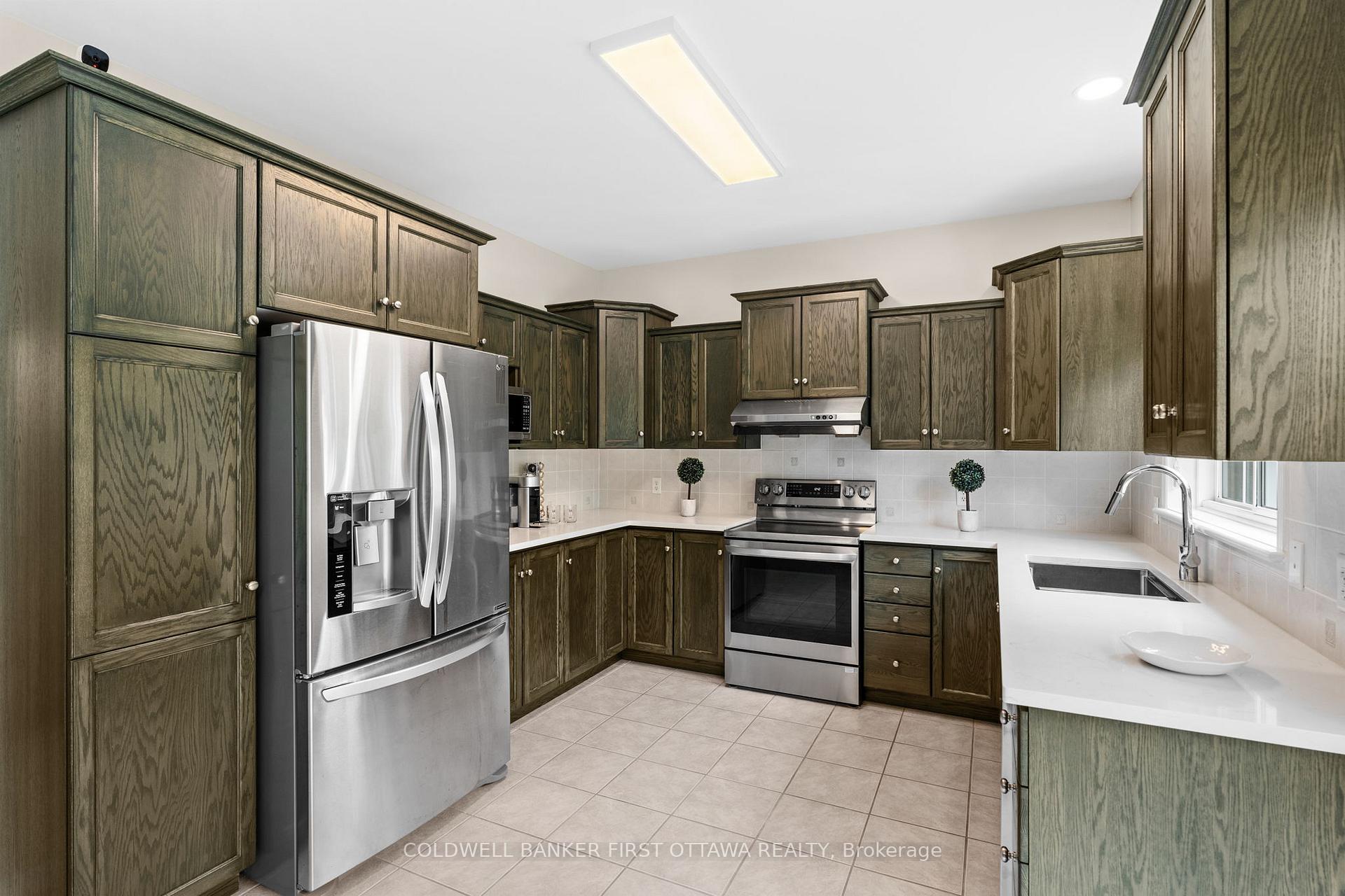 Photo 11 of 9 Calderwood Way, Ottawa, Barrhaven - Stonebridge — HOMEH