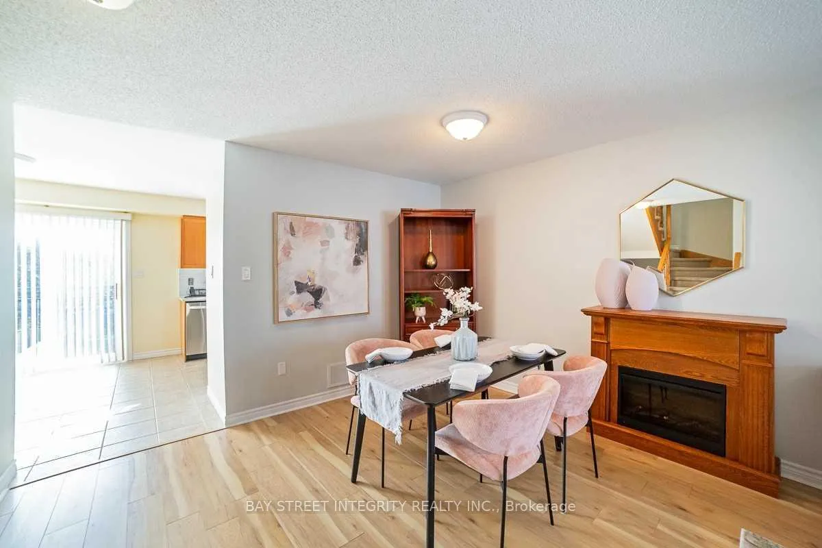Photo 5 of 13 Vansickle Street, Hamilton, Ancaster — HOMEH