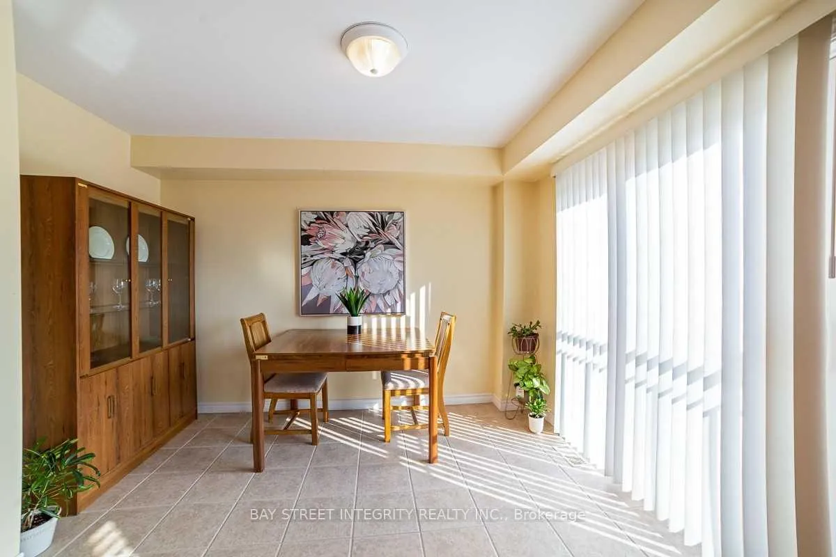 Photo 6 of 13 Vansickle Street, Hamilton, Ancaster — HOMEH