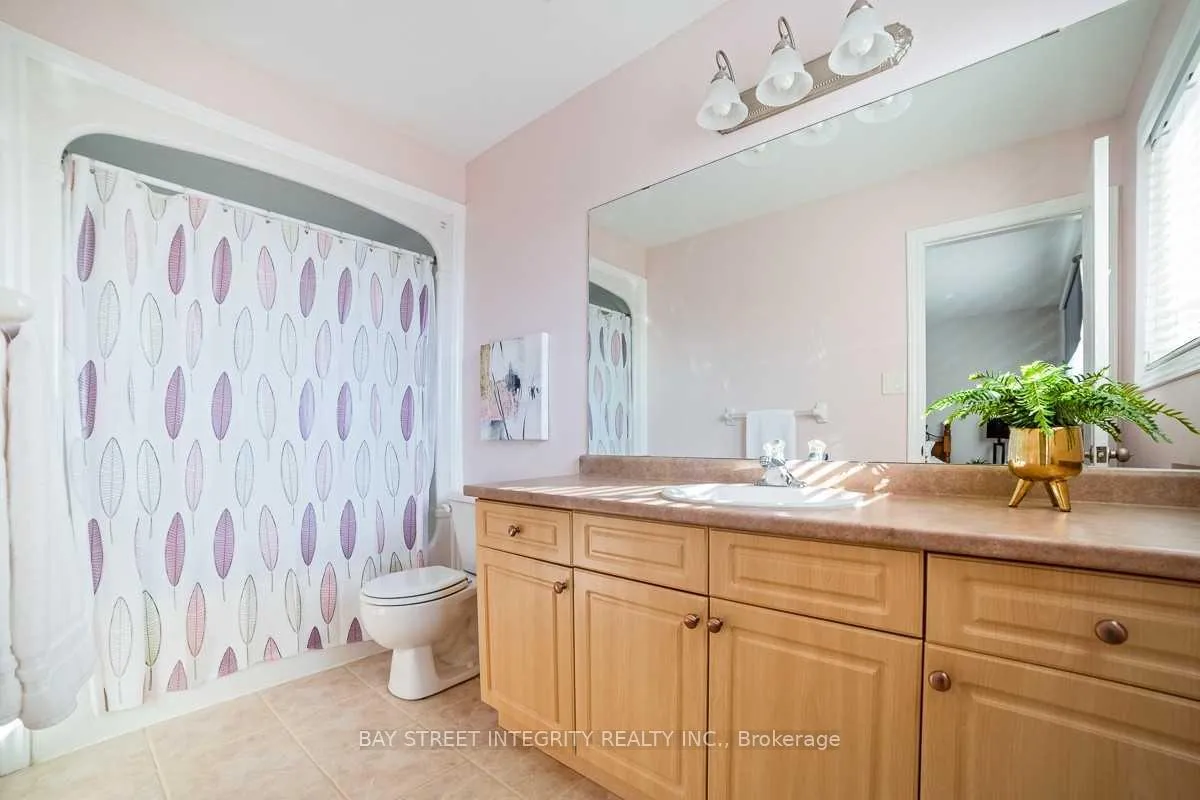 Photo 11 of 13 Vansickle Street, Hamilton, Ancaster — HOMEH