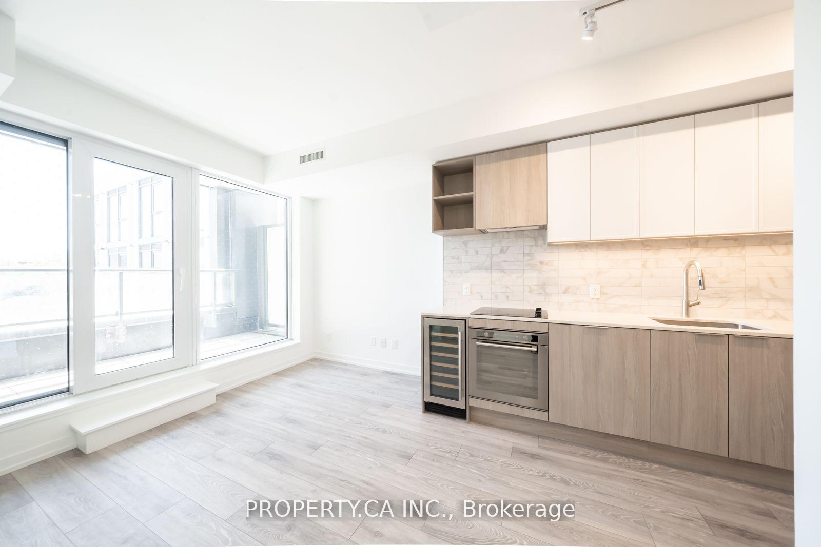 Photo 7 of Unit 305, 2020 Bathurst Street, Toronto, Humewood-Cedarvale — HOMEH