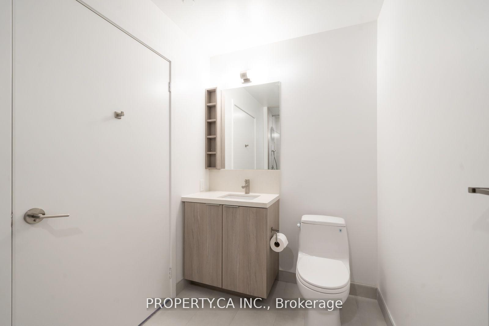 Photo 4 of Unit 305, 2020 Bathurst Street, Toronto, Humewood-Cedarvale — HOMEH