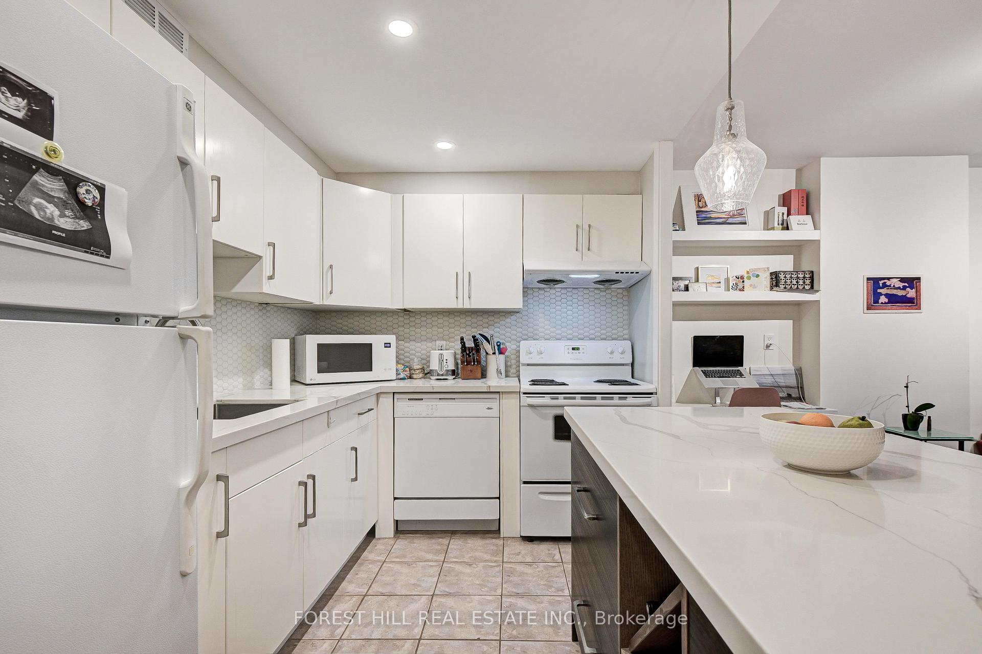 Photo 2 of Unit 211, 335 Lonsdale Road, Toronto, Forest Hill South — HOMEH