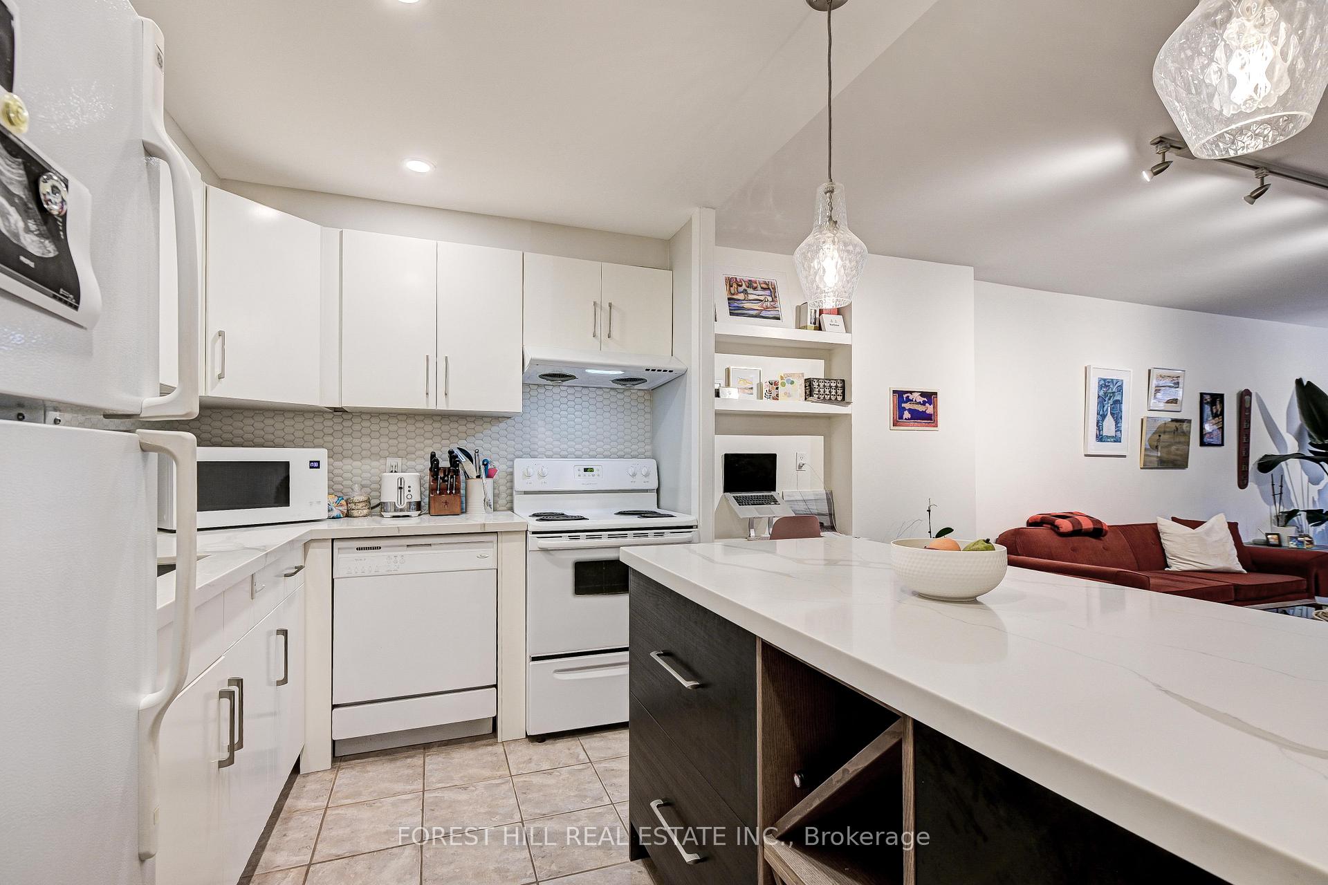Photo 5 of Unit 211, 335 Lonsdale Road, Toronto, Forest Hill South — HOMEH