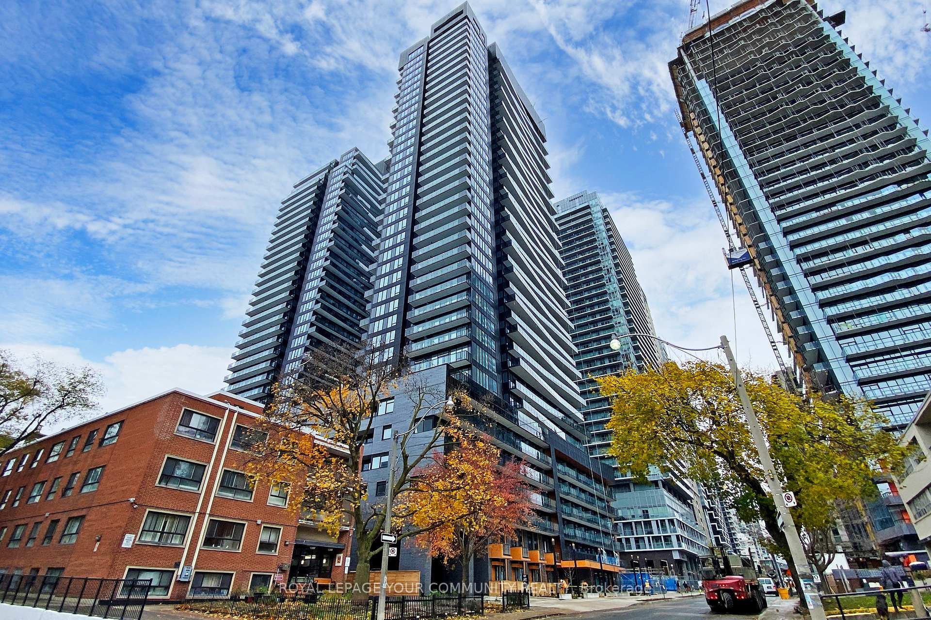 Front of Unit 1401, 117 Broadway Avenue