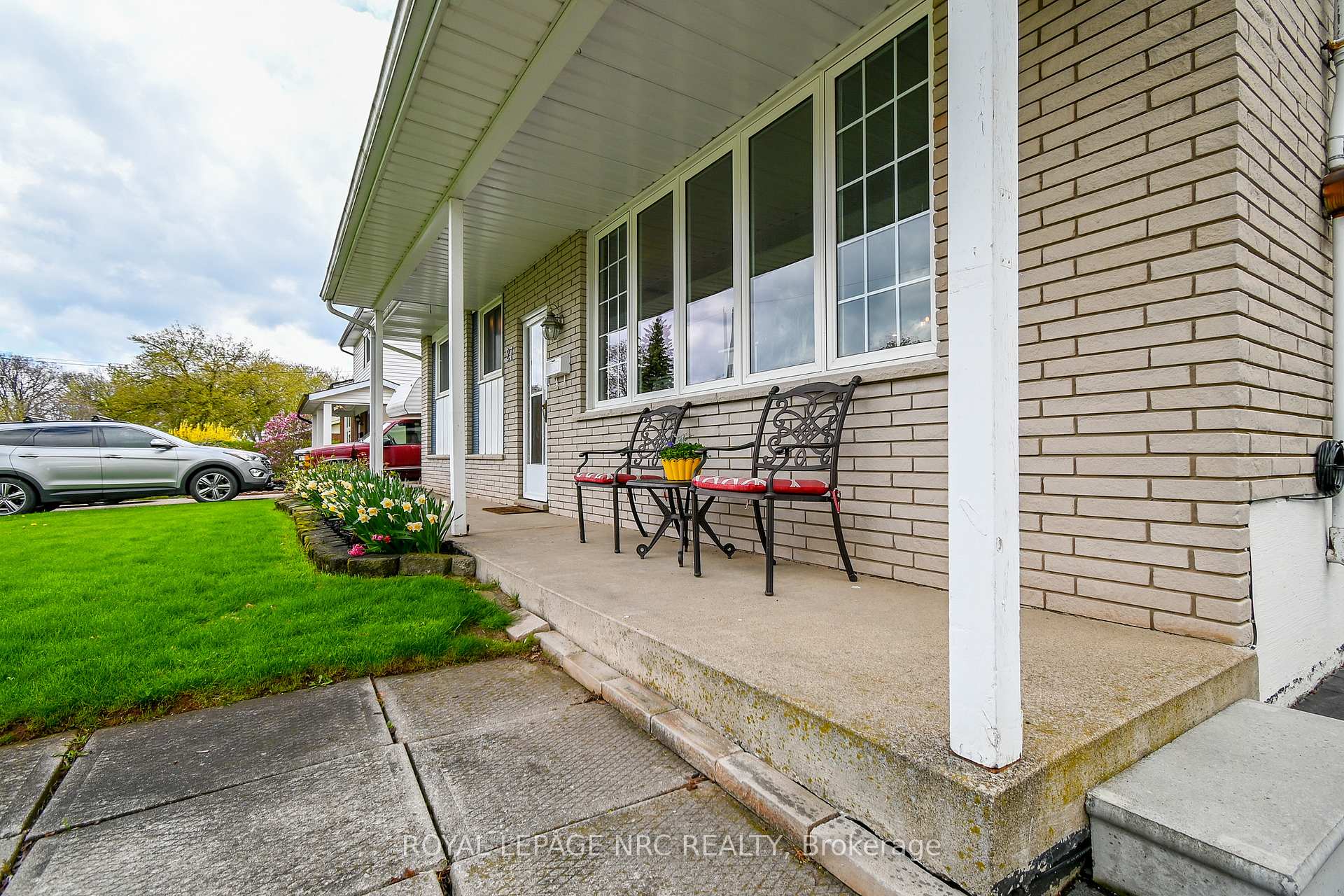 Photo 4 of 27 Forest Road, Grimsby, Grimsby Beach — HOMEH