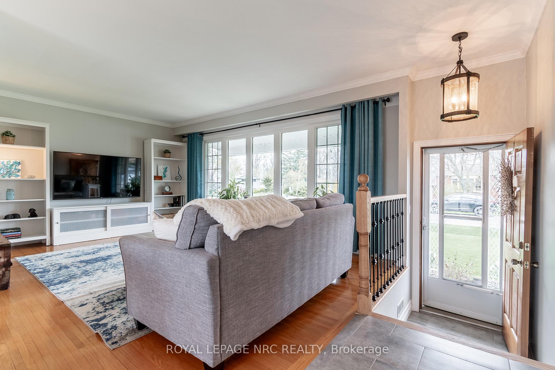Photo 7 of 27 Forest Road, Grimsby, Grimsby Beach — HOMEH