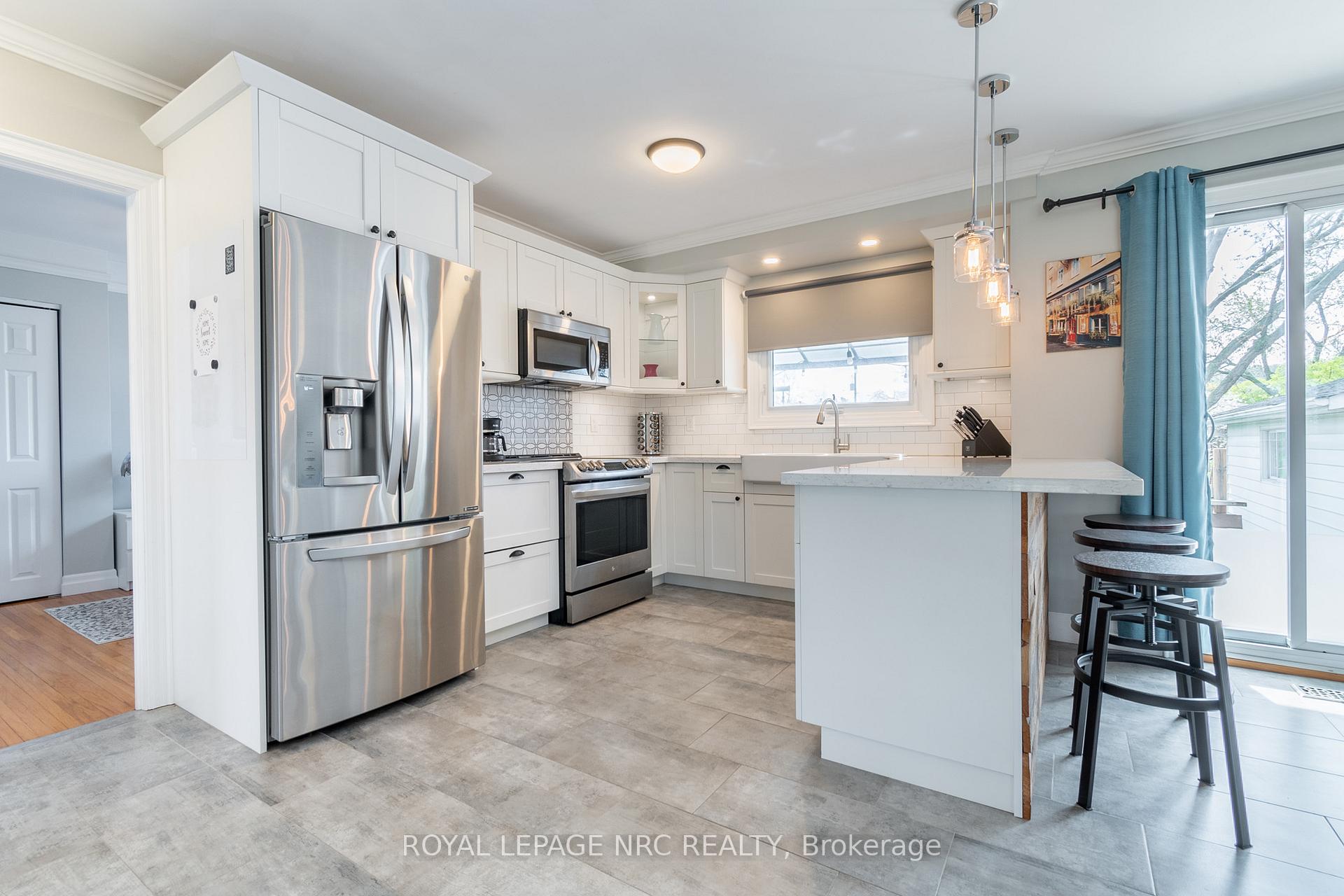 Photo 16 of 27 Forest Road, Grimsby, Grimsby Beach — HOMEH
