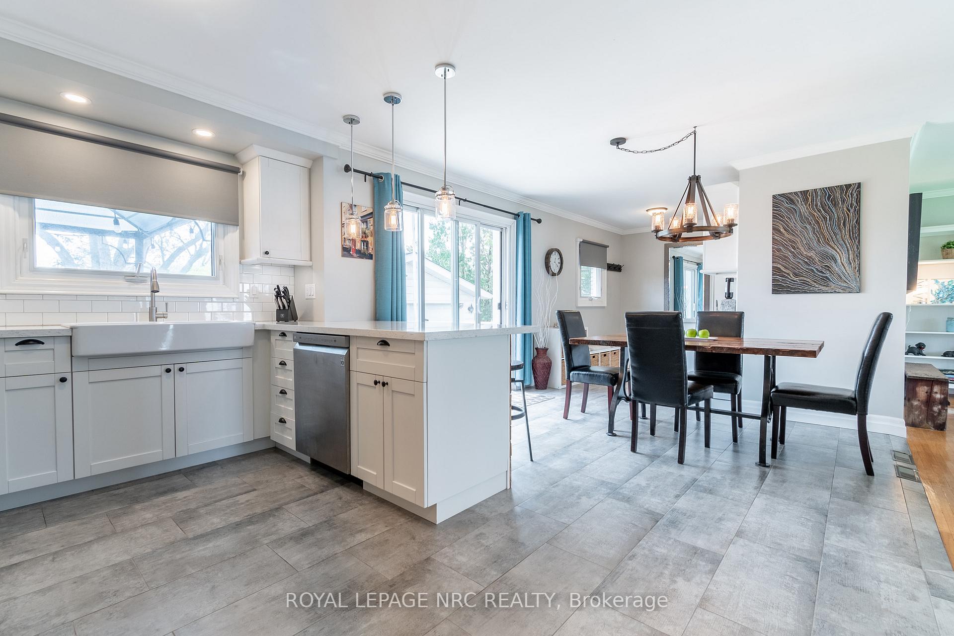 Photo 20 of 27 Forest Road, Grimsby, Grimsby Beach — HOMEH