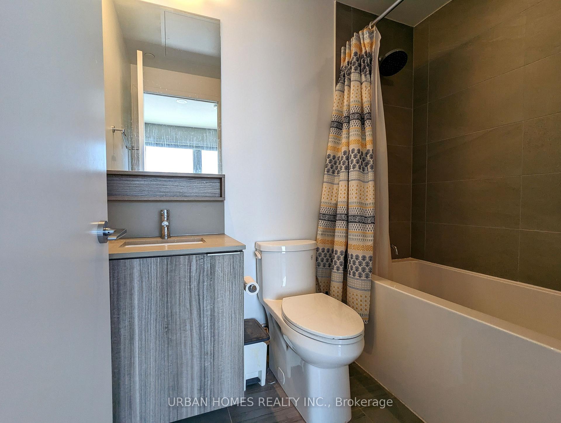 Photo 5 of Unit 3909, 5 Buttermill Avenue, Vaughan, Vaughan Corporate Centre — HOMEH