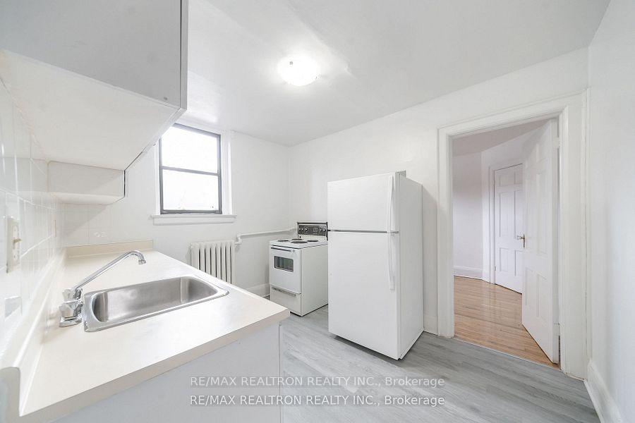 Photo 4 of Unit 62, 8 Kingston Road, Toronto, Woodbine Corridor — HOMEH