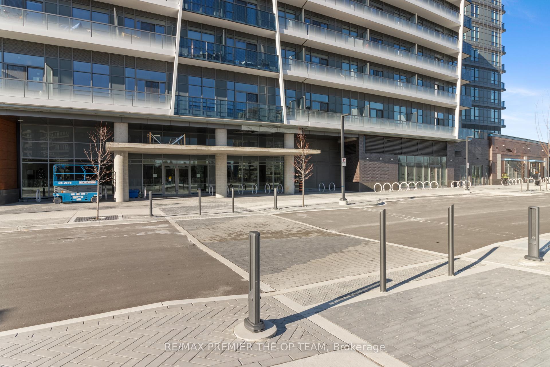 Photo 6 of Unit 2109, 30 Upper Mall Way, Vaughan, Brownridge — HOMEH
