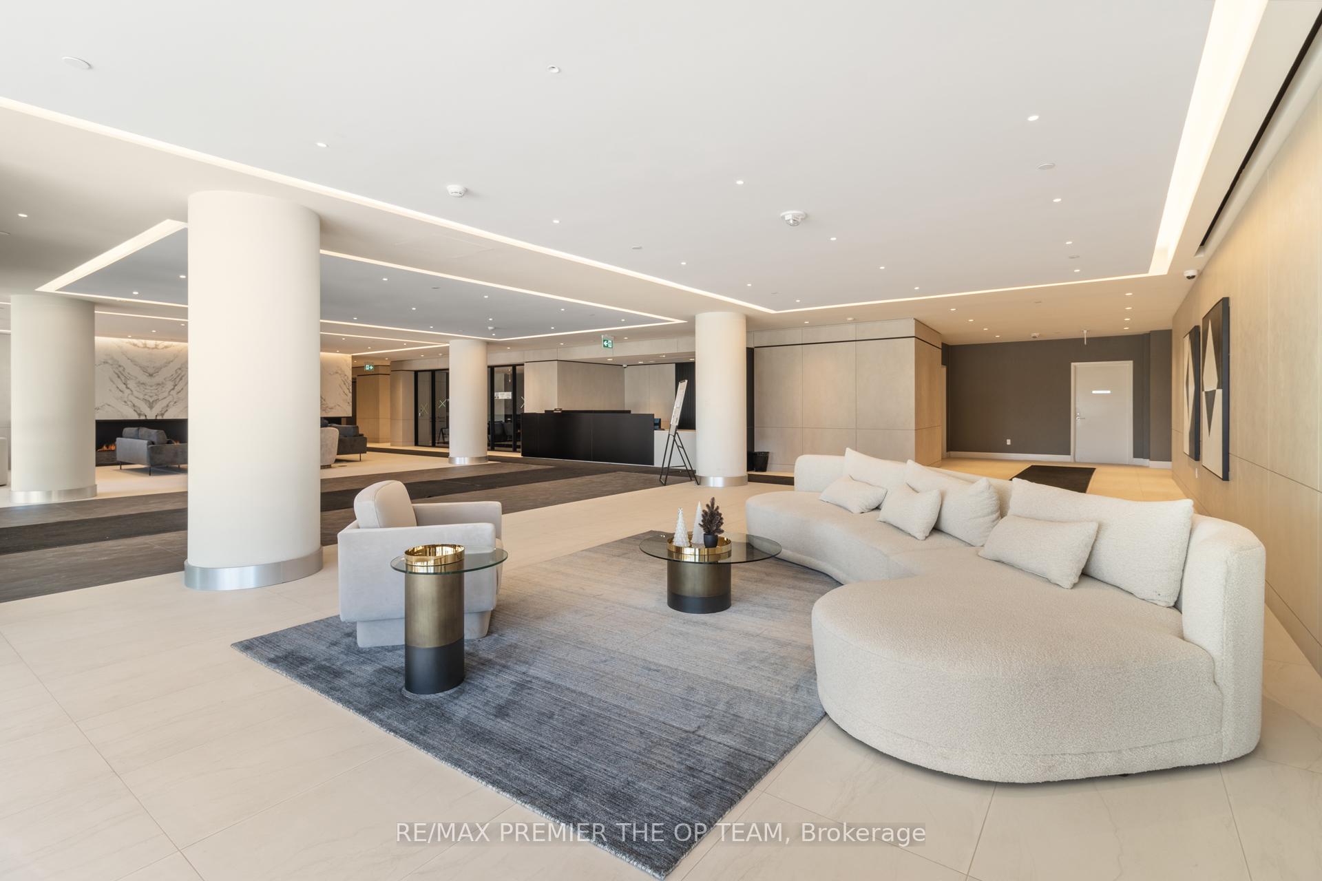 Photo 2 of Unit 2109, 30 Upper Mall Way, Vaughan, Brownridge — HOMEH